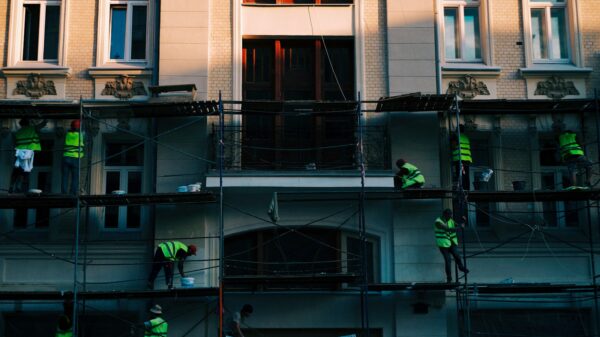Rehabilitación edificios emisiones CO₂ vs obra nueva