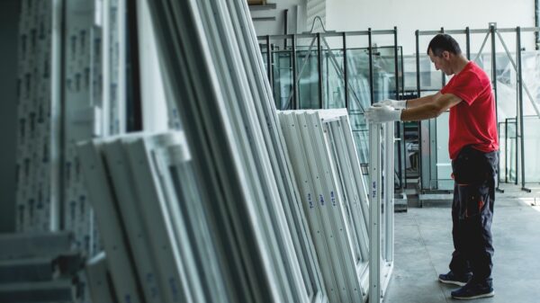 Asesoramiento profesional en tienda para la compra de ventanas en España y elección de aislamiento