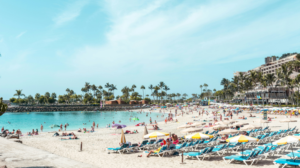 Infraestructura turística y urbanismo en la costa de Canarias