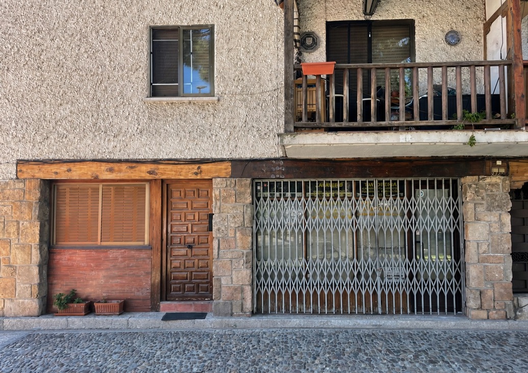 cambio de uso de local comercial a vivienda en edificio residencial