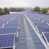 Instalación de placas solares en cubiertas industriales con capas de protección contra incendios